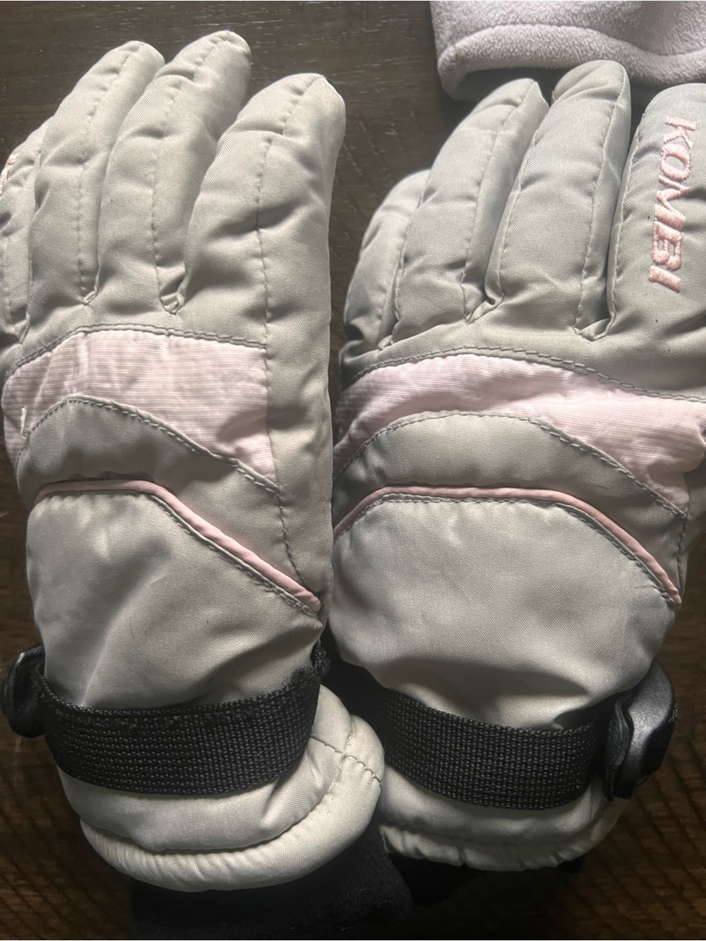 Kids Winter gloves in Light Gray & Pink -